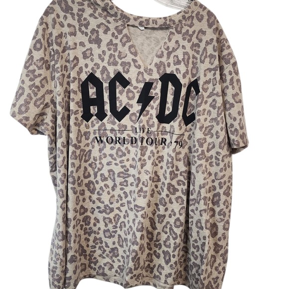 Maurices AC/DC Live World Tour 79 Leopard Print Cut Out Neckline T-Shirt 3X - Picture 1 of 5